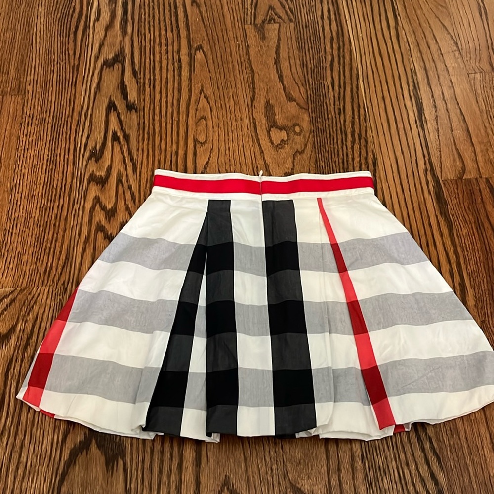 Burberry youth 8 skirt